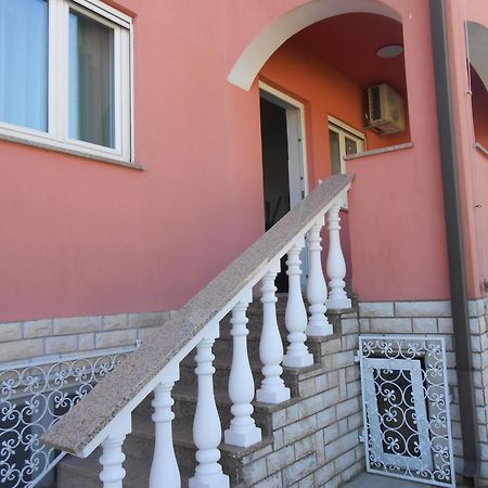 Apartments And Rooms Villa Chiara Krnica Luaran gambar