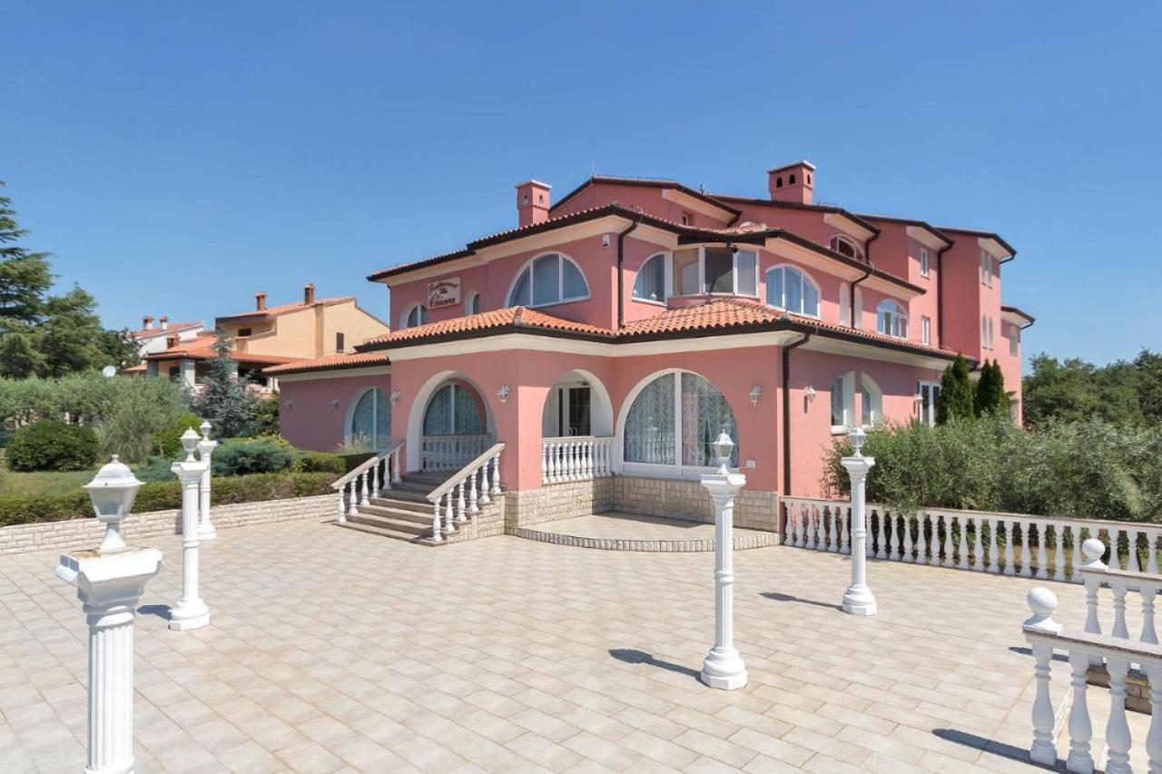 Apartments And Rooms Villa Chiara Krnica Luaran gambar