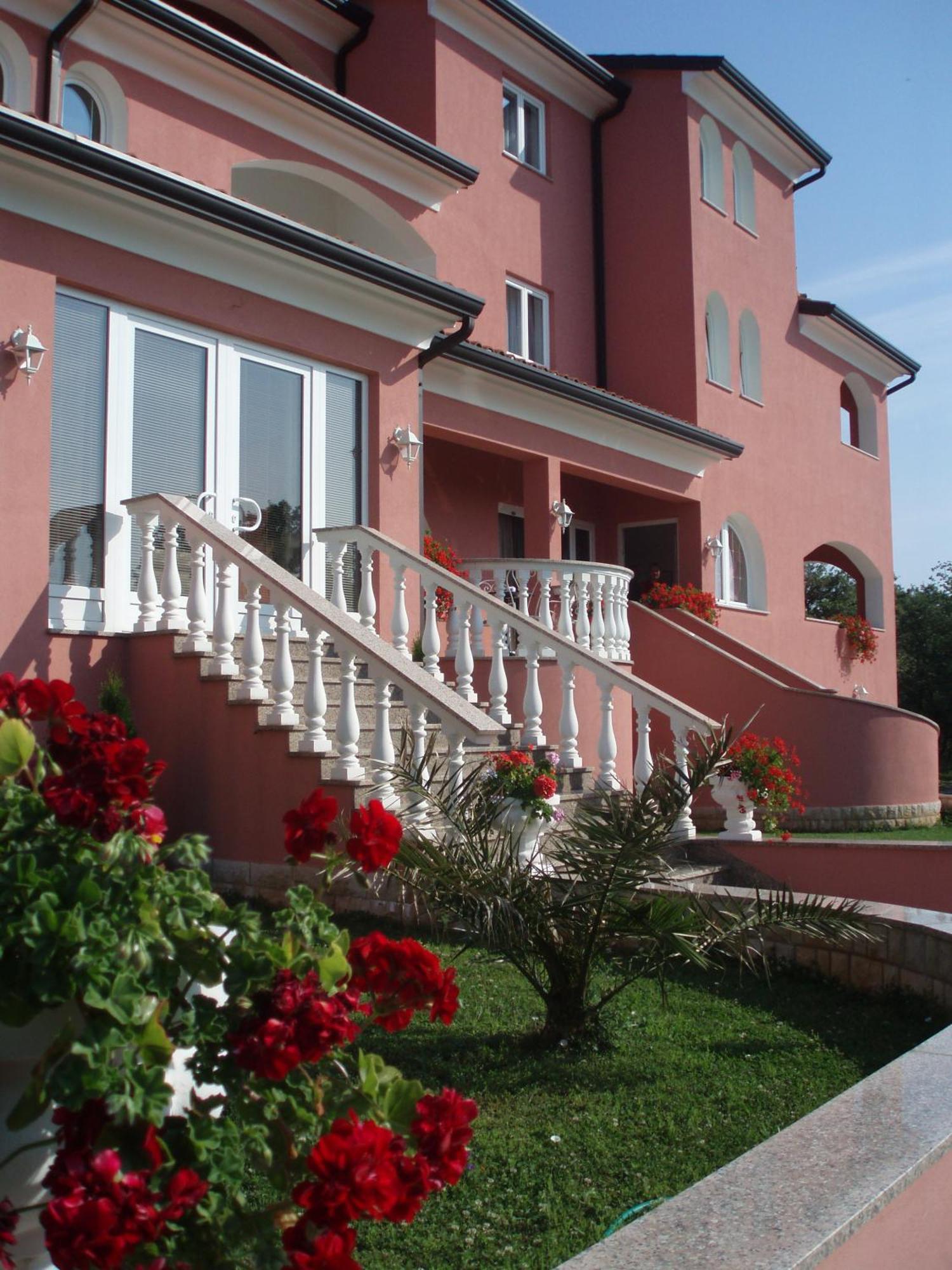 Apartments And Rooms Villa Chiara Krnica Luaran gambar