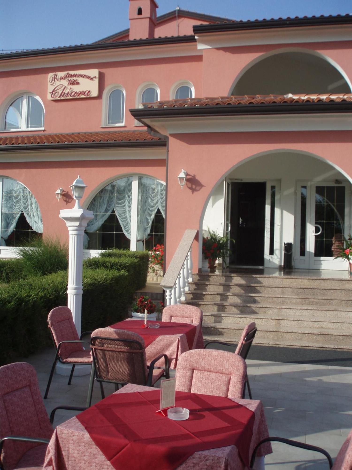 Apartments And Rooms Villa Chiara Krnica Luaran gambar