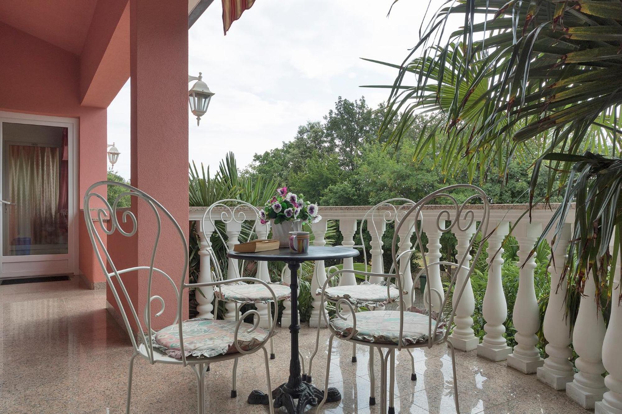 Apartments And Rooms Villa Chiara Krnica Luaran gambar