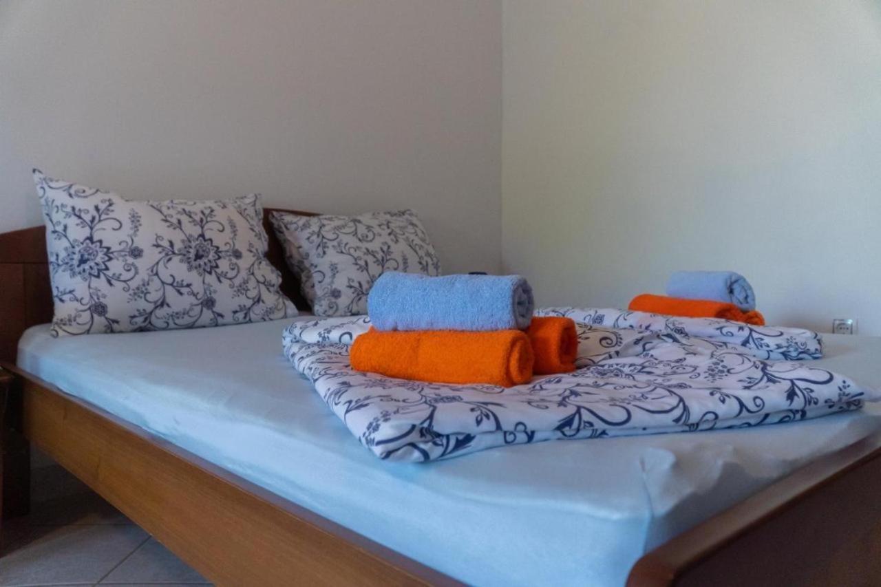 Apartments And Rooms Villa Chiara Krnica Luaran gambar