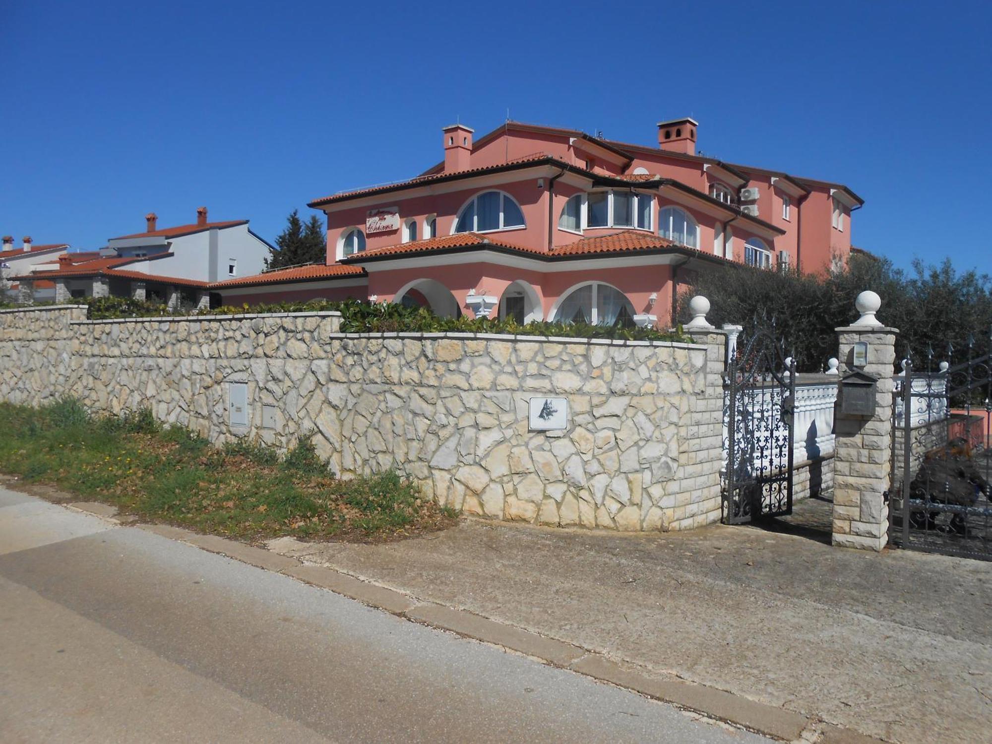 Apartments And Rooms Villa Chiara Krnica Luaran gambar